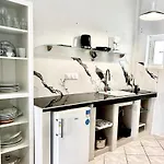 Апартаменты Anthonas House *