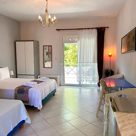 Anthonas House Apartment *