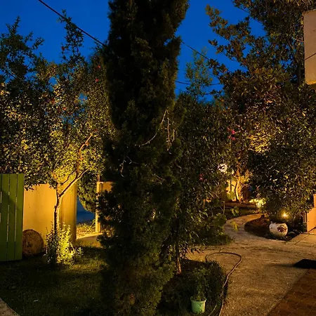 Anthonas House Апартаменты Никити