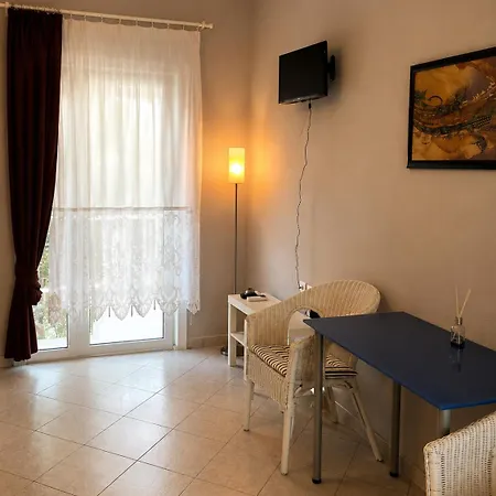 Anthonas House Апартаменты Никити