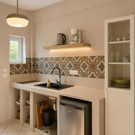 Апартаменты Anthonas House