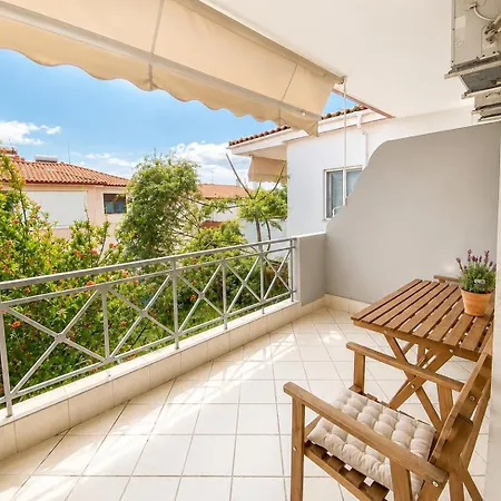 Anthonas House Апартаменты