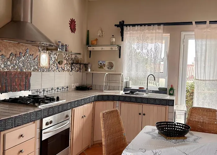 아파트 Anthonas House