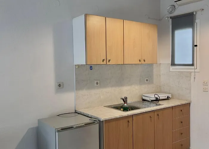 Anthonas House 니키티