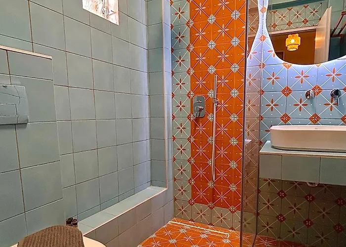 Anthonas House 니키티