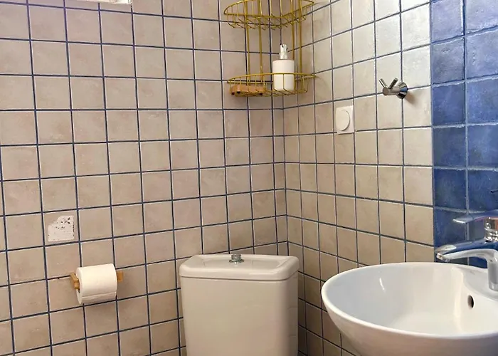 Anthonas House * 니키티