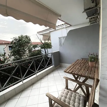 Anthonas House Apartmán *